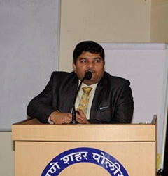 Sanjay Kaushik, MD- Netrika is providing Training with Sanjay Kumar Joint Commissioner of Police, Pune on IPR enforcement issues.