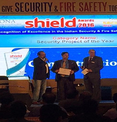 Sanjay Kaushik, ICPS, CFAP, MD, Netrika is presenting at the award function organised by SECONA at Mumbai.